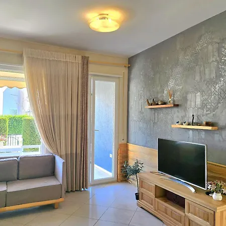 Seaside Timber * Plazhi San Pietro