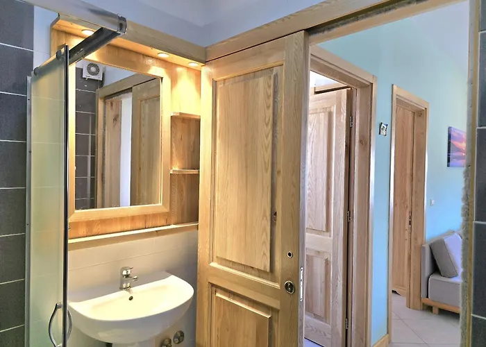 Seaside Timber * Plazhi San Pietro