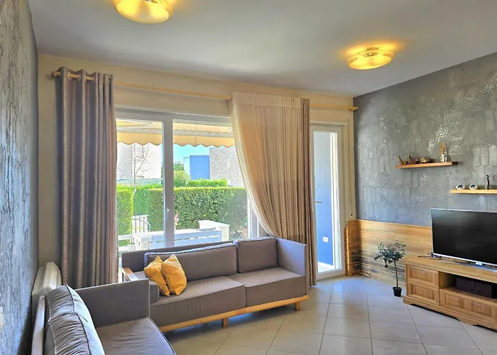 Seaside Timber * Plazhi San Pietro