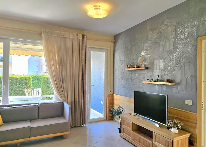 Seaside Timber * Plazhi San Pietro